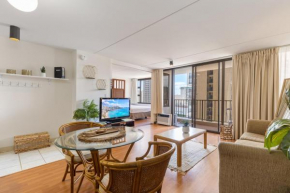 Breezy Waikiki Condo 2 Blocks from the Beach & FREE Parking!